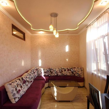 Amiryan Street 1 Bedroom Deluxe Apartment With Balcony Am104 Jerevan Exteriör bild