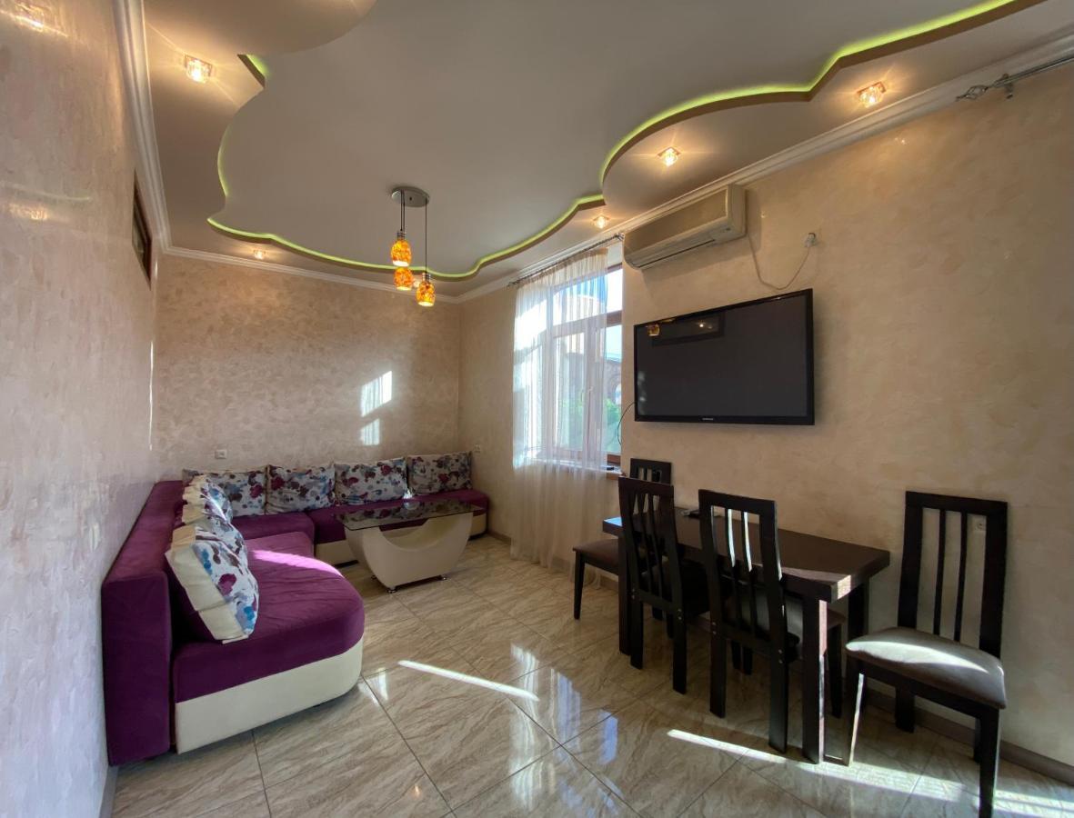 Amiryan Street 1 Bedroom Deluxe Apartment With Balcony Am104 Jerevan Exteriör bild