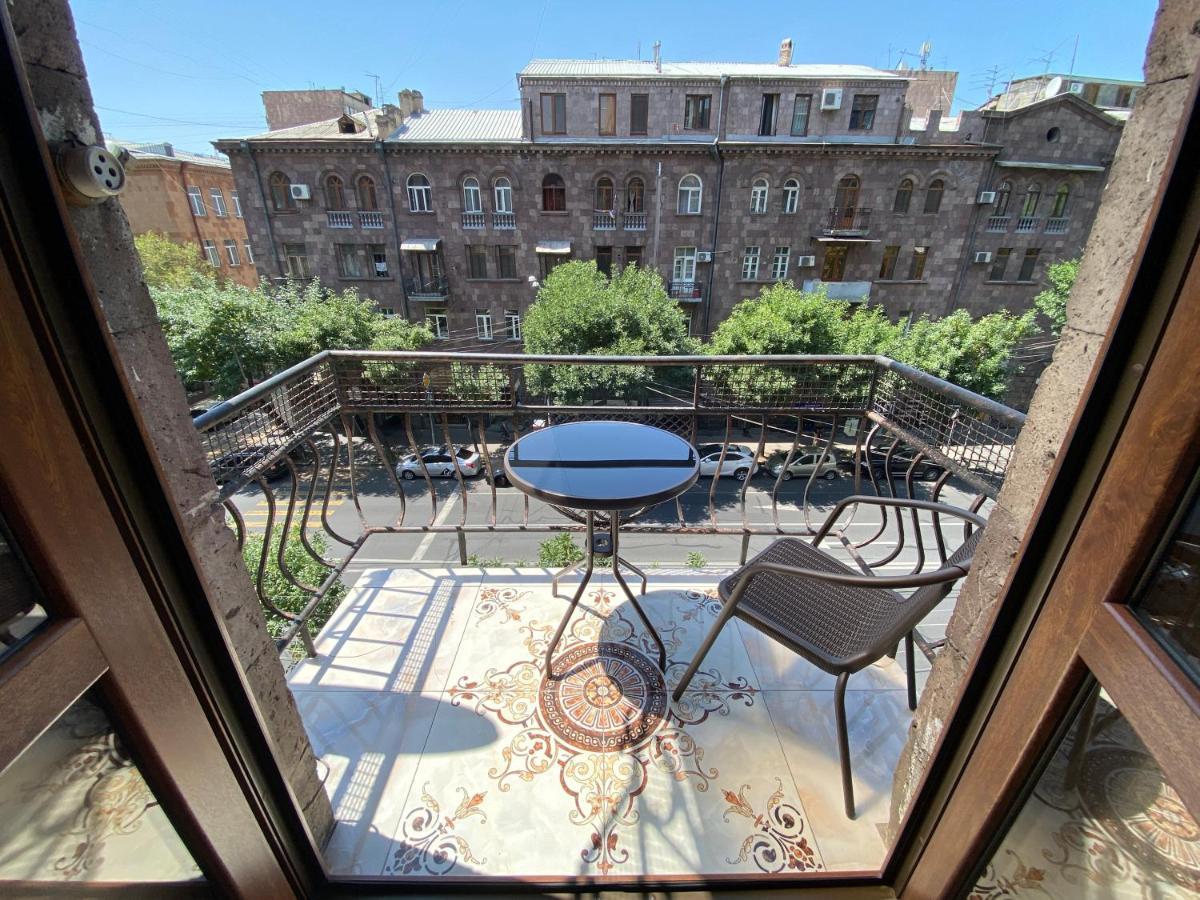 Amiryan Street 1 Bedroom Deluxe Apartment With Balcony Am104 Jerevan Exteriör bild
