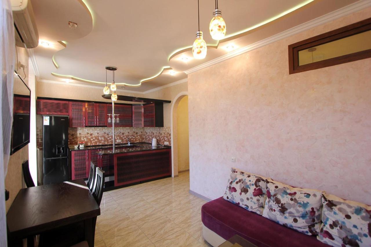 Amiryan Street 1 Bedroom Deluxe Apartment With Balcony Am104 Jerevan Exteriör bild
