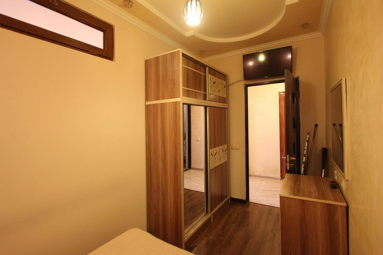 Amiryan Street 1 Bedroom Deluxe Apartment With Balcony Am104 Jerevan Exteriör bild