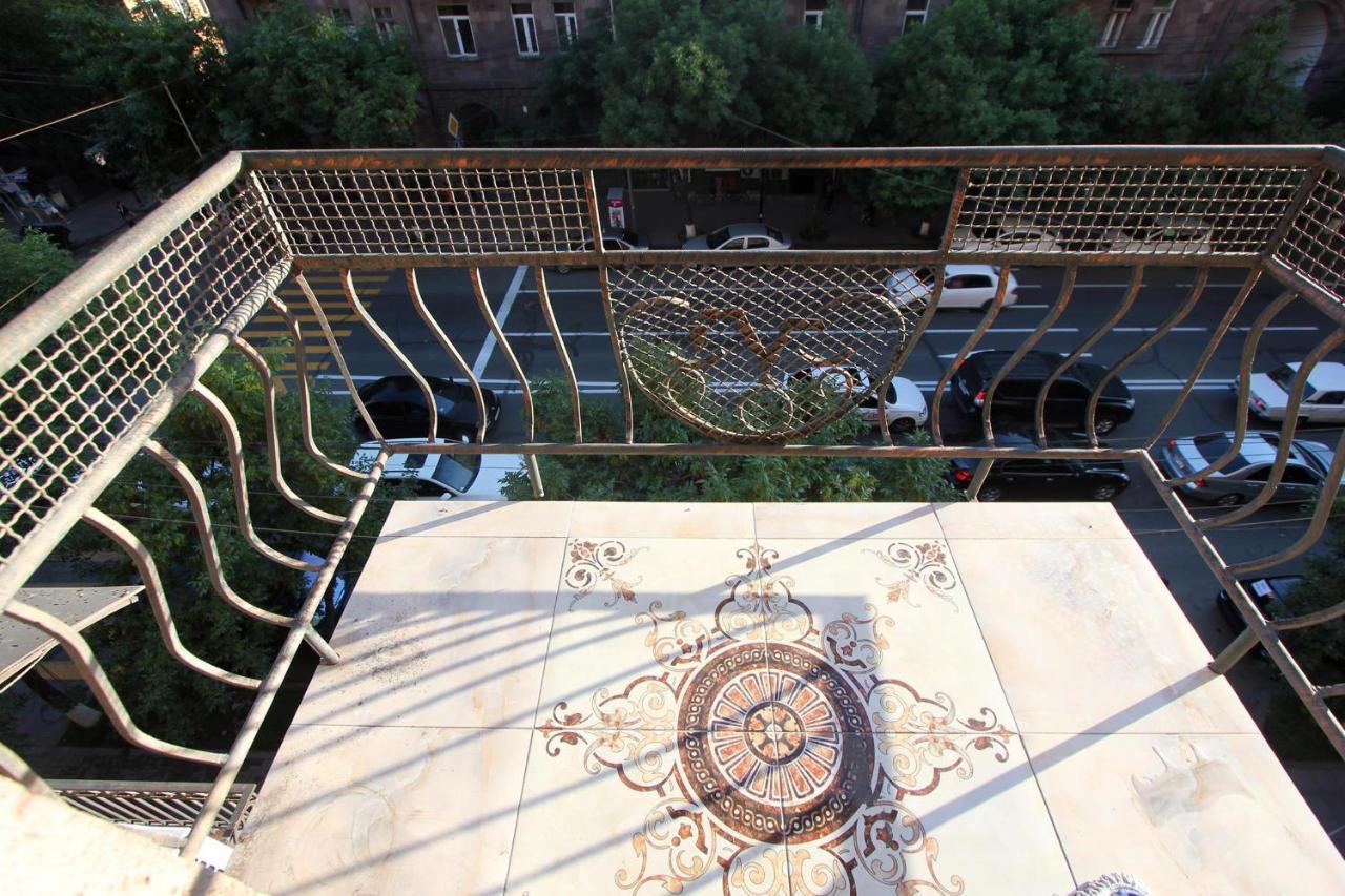 Amiryan Street 1 Bedroom Deluxe Apartment With Balcony Am104 Jerevan Exteriör bild