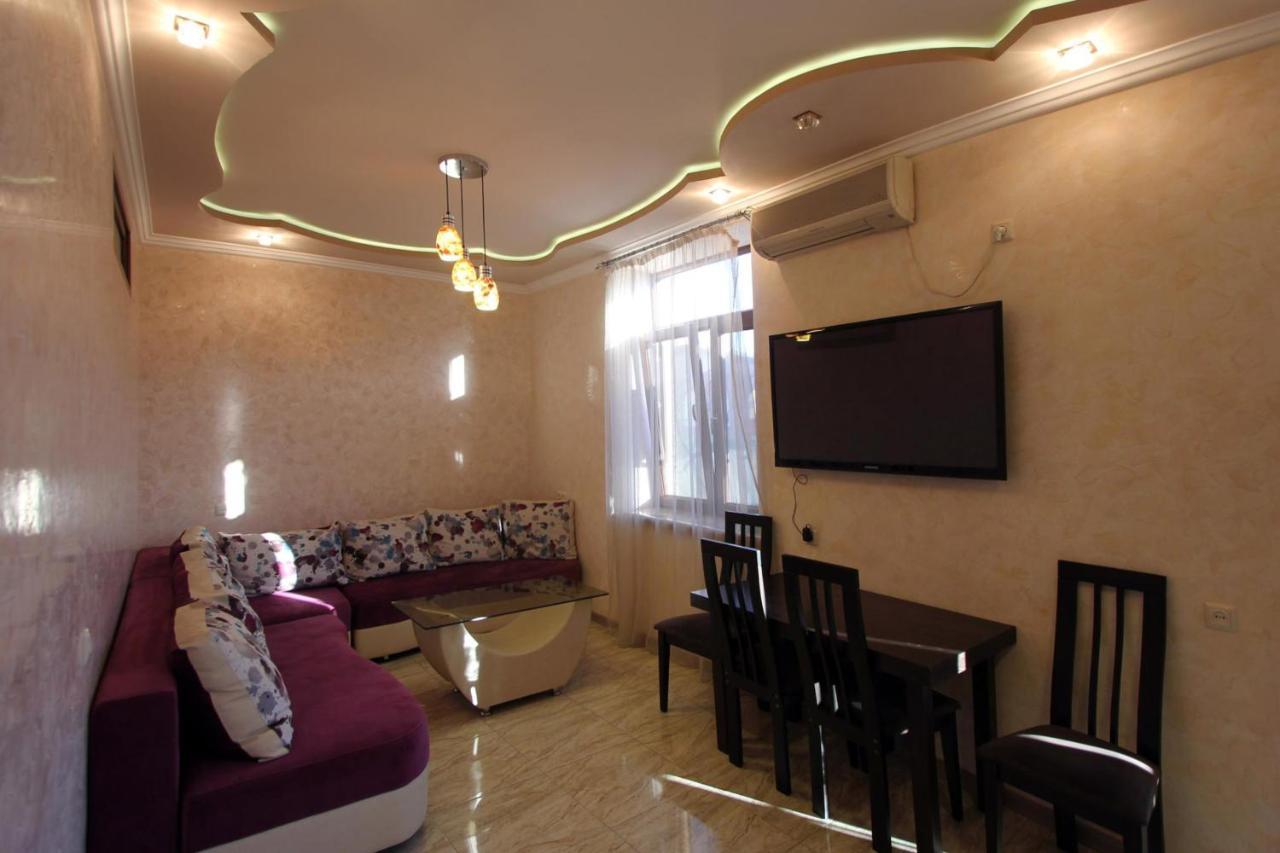 Amiryan Street 1 Bedroom Deluxe Apartment With Balcony Am104 Jerevan Exteriör bild