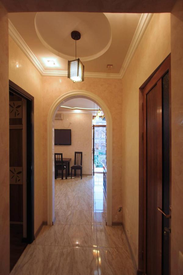 Amiryan Street 1 Bedroom Deluxe Apartment With Balcony Am104 Jerevan Exteriör bild